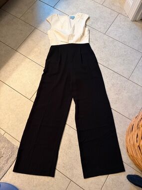 CeCe Black & White V-Neck Wide-Leg Jumpsuit